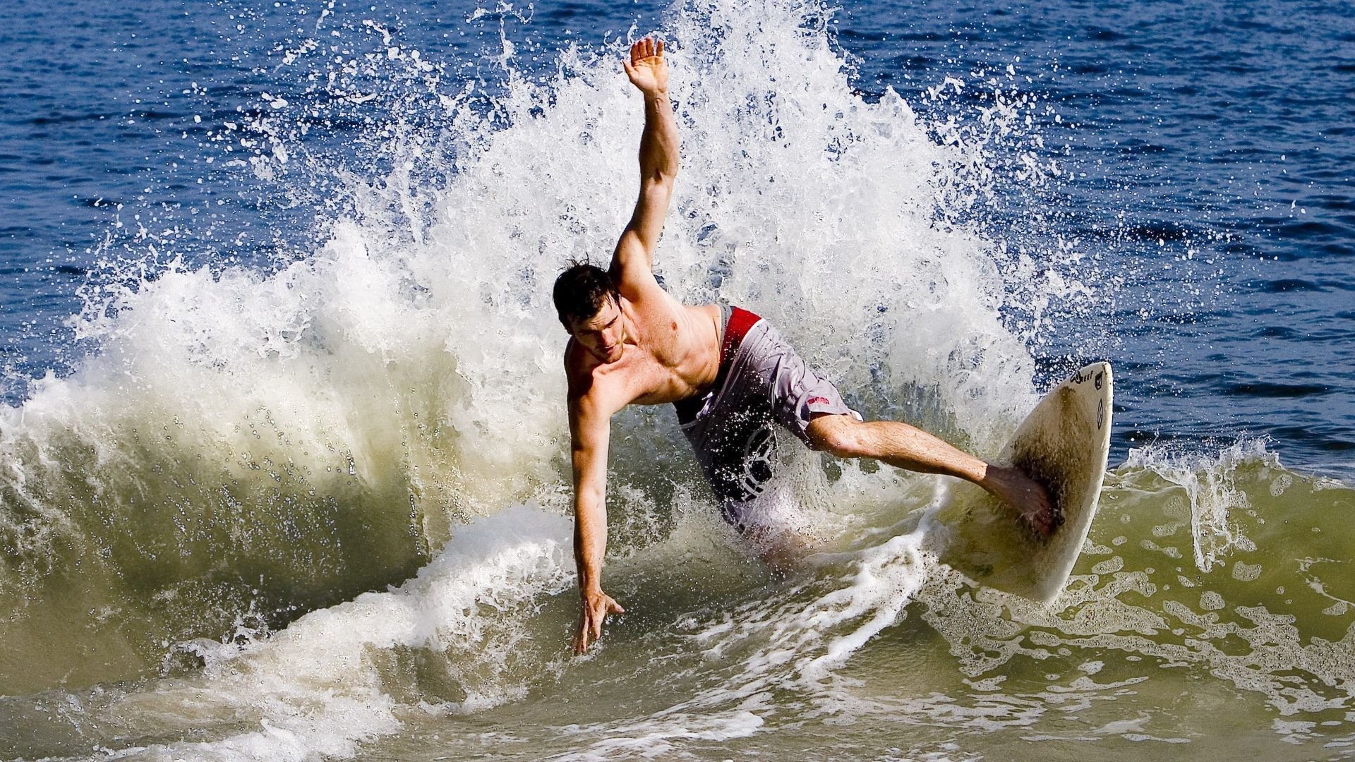 皮特·卡普尔迅猛的反应速度，成为袋鼠队进攻的加速器，皮特卡瑞尔